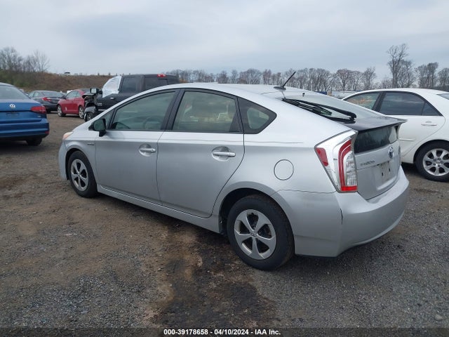 Toyota Prius Three 2014 JTDKN3DU0E1741274 Image 3