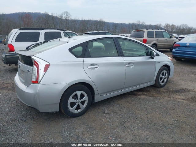 Toyota Prius Three 2014 JTDKN3DU0E1741274 Image 4