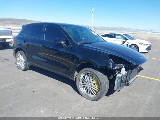 2016 PORSCHE CAYENNE WP1AC2A2XGLA86139 Photo 0