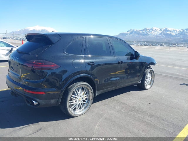 2016 PORSCHE CAYENNE WP1AC2A2XGLA86139 Photo 3