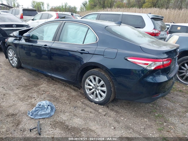 Toyota CAMRY LE 2019 4T1B11HK9KU737481 Image 3