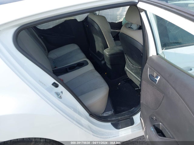 Hyundai Veloster Base W/gray 2014 KMHTC6AD4EU208757 Image 8