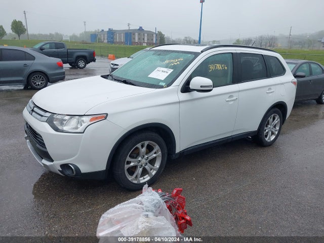 JA4AD3A37FZ004984 Mitsubishi Outlander Se