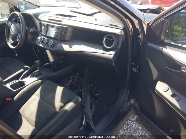 Toyota RAV4 LE 2018 2T3BFREV9JW758741 Image 5