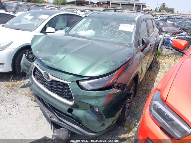 Toyota Highlander Xle 2024 5TDKDRAH3RS531371 Image 2