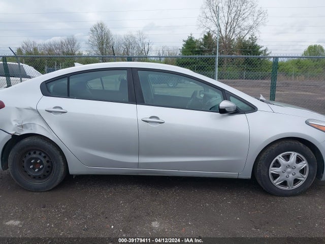 KIA FORTE LX 2017 3KPFK4A76HE153797 Image 13