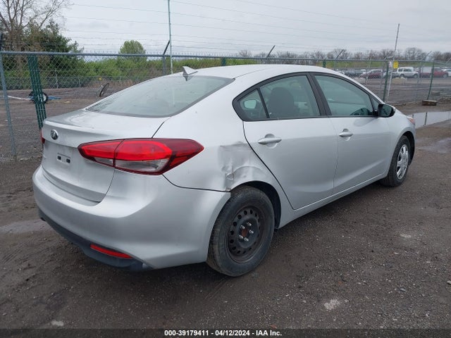 KIA FORTE LX 2017 3KPFK4A76HE153797 Image 4