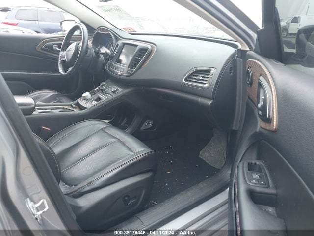 Chrysler 200 C 2015 1C3CCCEG6FN624025 Image 5