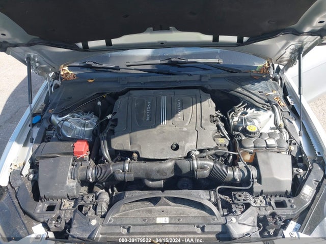 2017 JAGUAR XE SAJAD4BV8HA966998 Photo 9