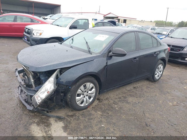 Chevrolet Cruze Ls Auto 2015 1G1PA5SH2F7126851 Image 2