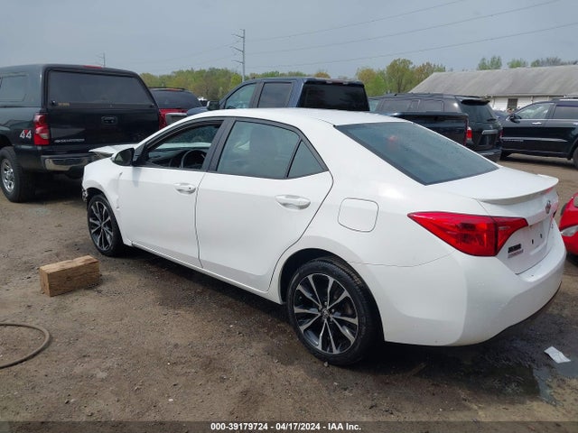 Toyota COROLLA SE 2018 2T1BURHE8JC994518 Image 3