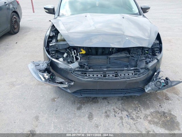 Ford FOCUS SEL 2018 1FADP3H24JL252831 Image 12