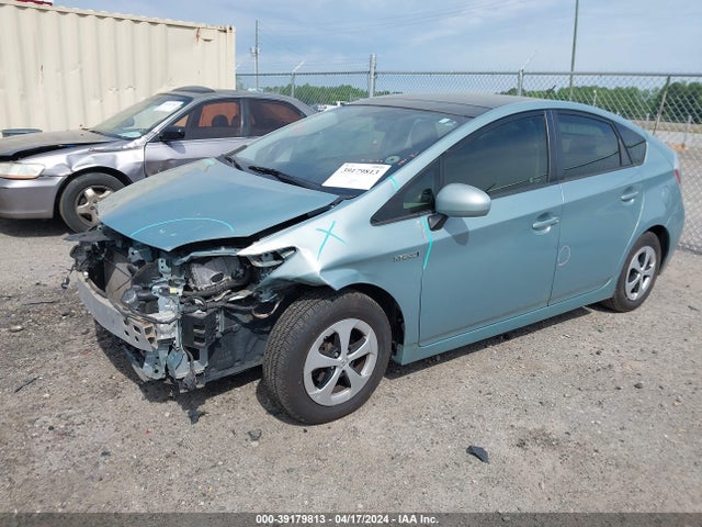 Toyota Prius Three 2014 JTDKN3DU5E1782046 Image 2