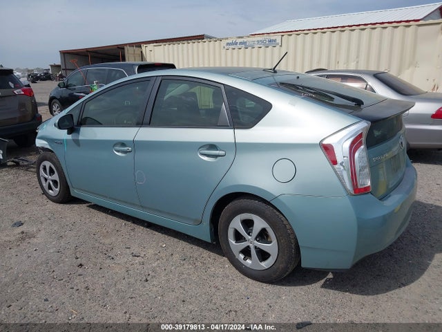 Toyota Prius Three 2014 JTDKN3DU5E1782046 Image 3