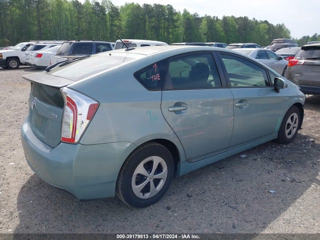 Toyota Prius Three 2014 JTDKN3DU5E1782046 Image 4