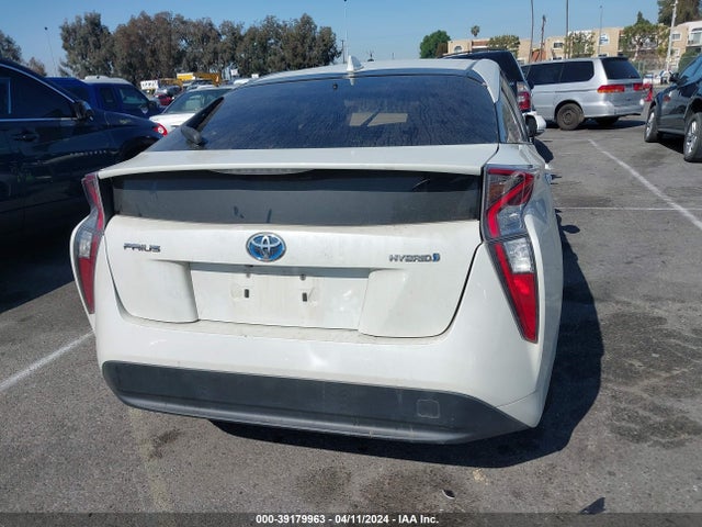 Toyota Prius Two 2016 JTDKBRFUXG3022372 Image 16