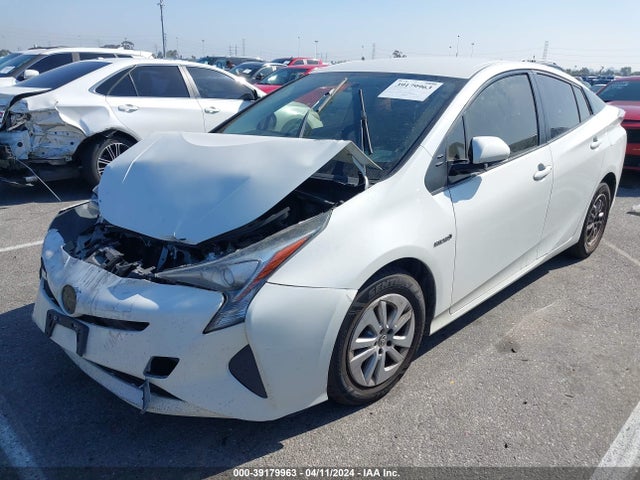 Toyota Prius Two 2016 JTDKBRFUXG3022372 Image 2