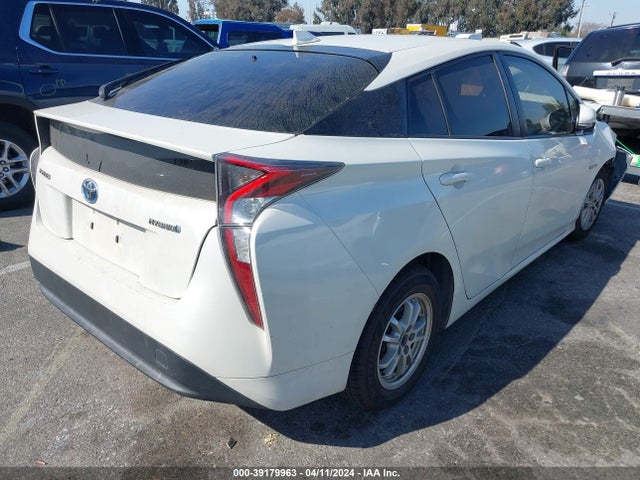 Toyota Prius Two 2016 JTDKBRFUXG3022372 Image 4