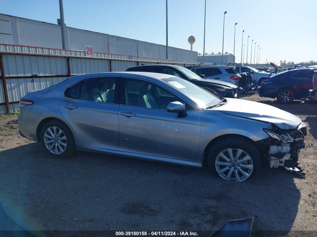 Toyota CAMRY LE 2018 4T1B11HK2JU533491 Image 14