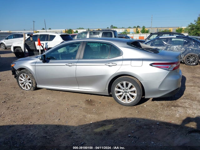 Toyota CAMRY LE 2018 4T1B11HK2JU533491 Image 15