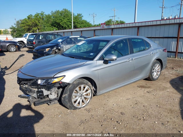 Toyota CAMRY LE 2018 4T1B11HK2JU533491 Image 2