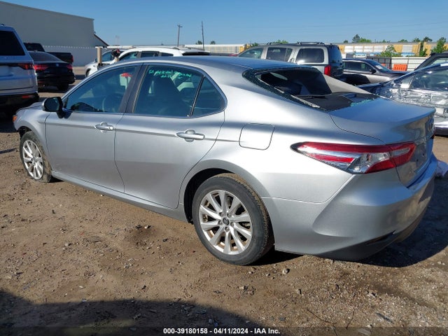 Toyota CAMRY LE 2018 4T1B11HK2JU533491 Image 3