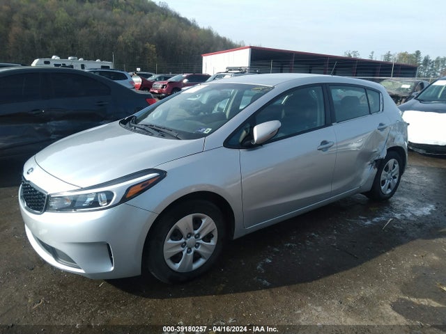 KIA FORTE LX 2017 KNAFK5A80H5719525 Image 2