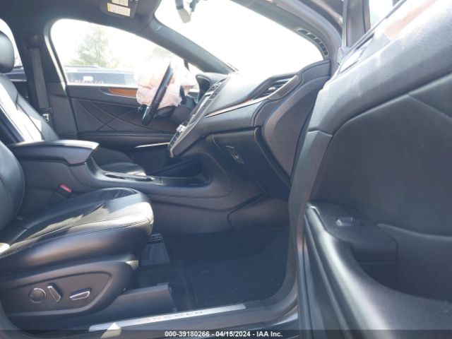 5LMCJ2D9XHUL61098 Lincoln MKC SELECT
