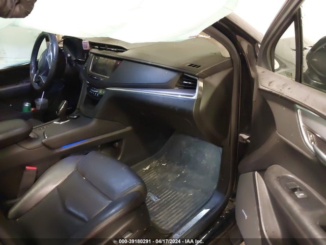 1GYKNDRS1KZ174643 Cadillac XT5 LUXURY