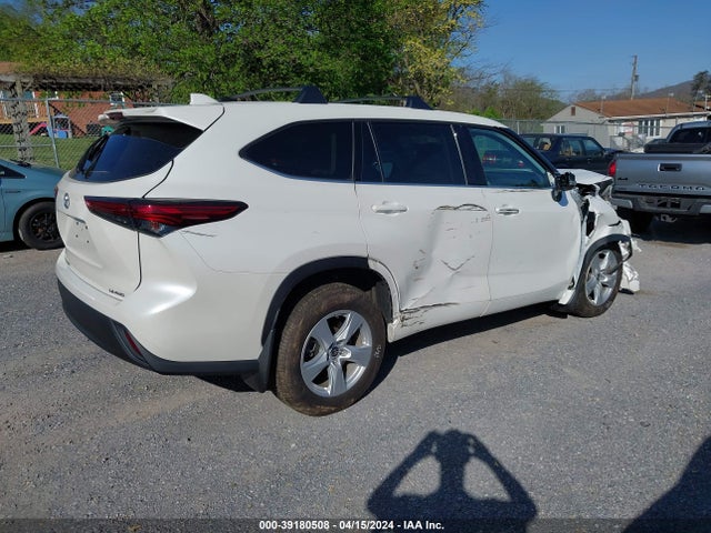 Toyota Highlander Le 2021 5TDBZRBH3MS114129 Image 4
