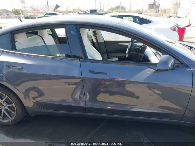 Tesla Model 3 Rear-wheel Drive 2022 5YJ3E1EA9NF326765 Image 13