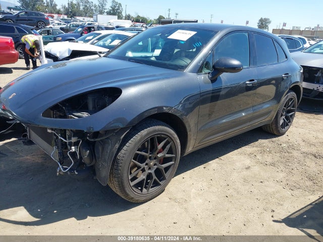 2017 PORSCHE MACAN WP1AA2A57HLB04842 Photo 1