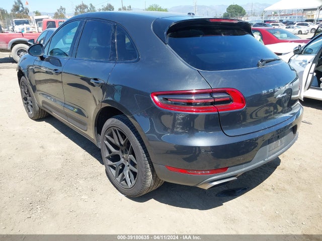 2017 PORSCHE MACAN WP1AA2A57HLB04842 Photo 2