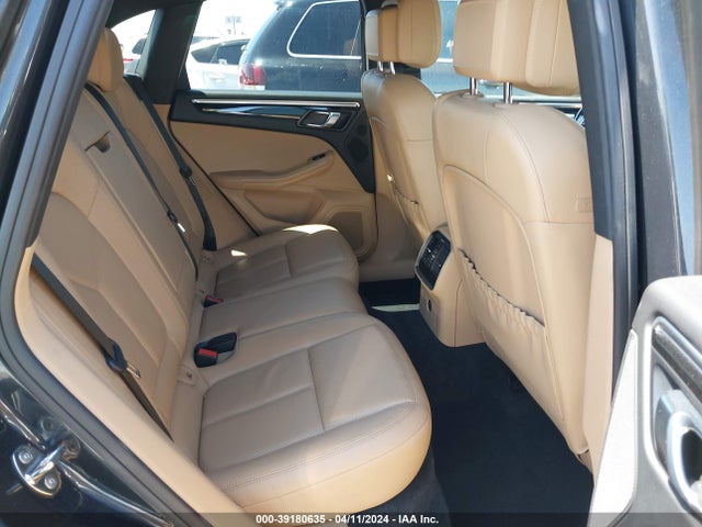 2017 PORSCHE MACAN WP1AA2A57HLB04842 Photo 7