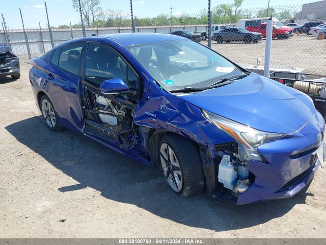Toyota Prius Four Touring 2016 JTDKARFUXG3515486 Image 3