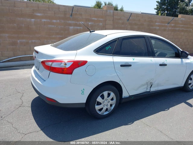 Ford FOCUS S 2014 1FADP3E22EL453542 Image 4
