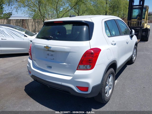 Chevrolet TRAX LS 2019 3GNCJKSB0KL381611 Image 4