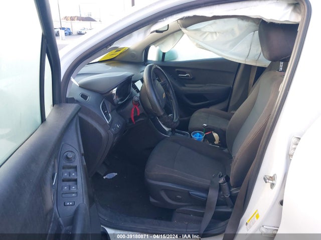 Chevrolet TRAX LS 2019 3GNCJKSB0KL381611 Image 5
