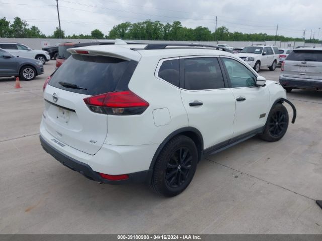 5N1AT2MT1HC756325 Nissan ROGUE SV