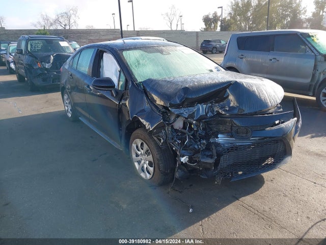 Toyota COROLLA LE 2021 5YFEPMAE3MP147749 Image 1