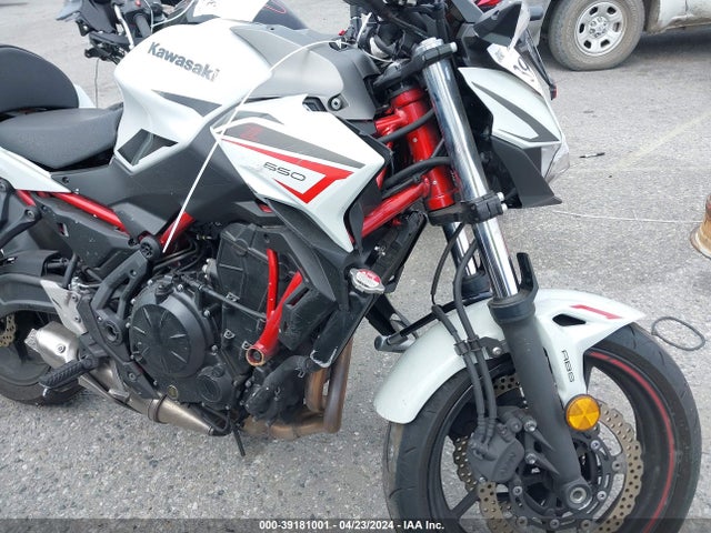 Kawasaki Z650 2022 ML5EREK16NDA58500 Image 31