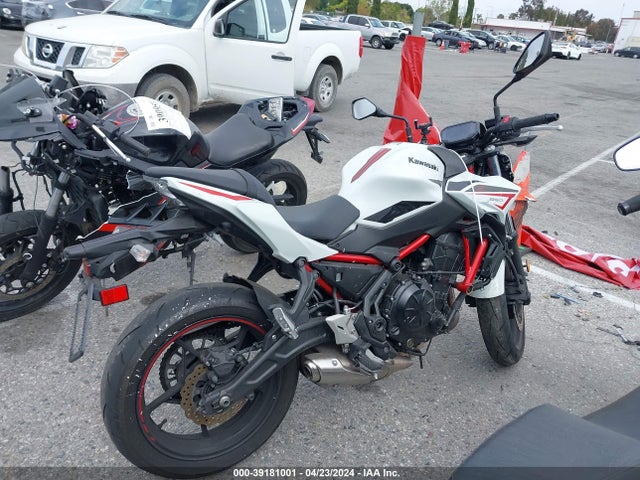 Kawasaki Z650 2022 ML5EREK16NDA58500 Image 28
