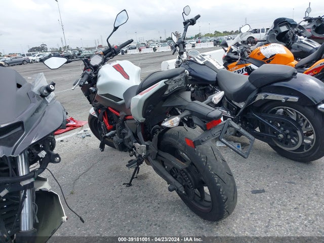 Kawasaki Z650 2022 ML5EREK16NDA58500 Image 29