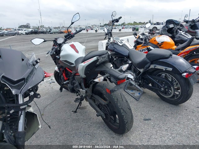 Kawasaki Z650 2022 ML5EREK16NDA58500 Image 19