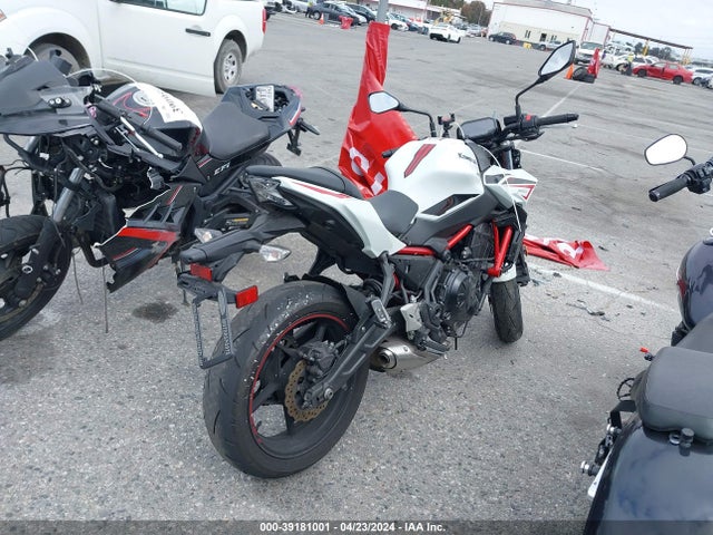Kawasaki Z650 2022 ML5EREK16NDA58500 Image 20