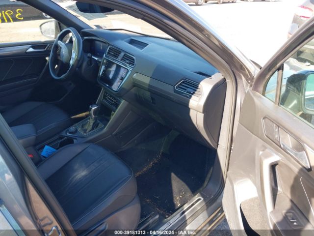 3VV8B7AX7NM025937 Volkswagen Tiguan 2.0t Se R-line Black