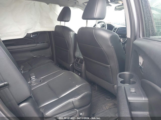 Honda Pilot Touring 2016 5FNYF6H90GB068480 Image 8