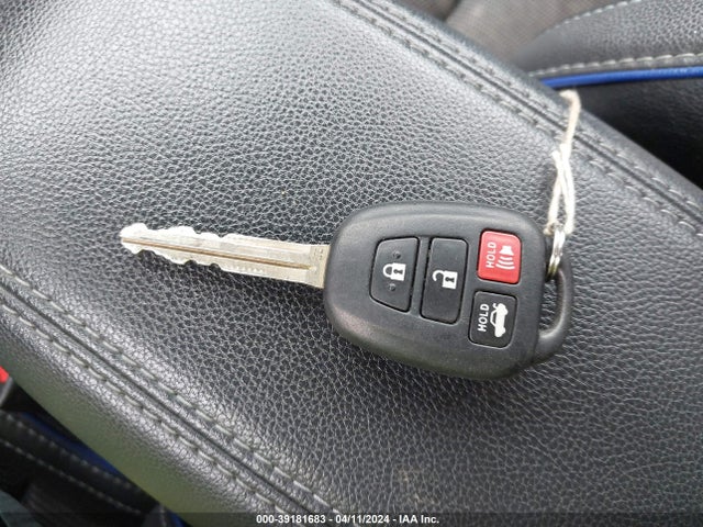 Toyota COROLLA SE 2017 5YFBURHE1HP673334 Image 11
