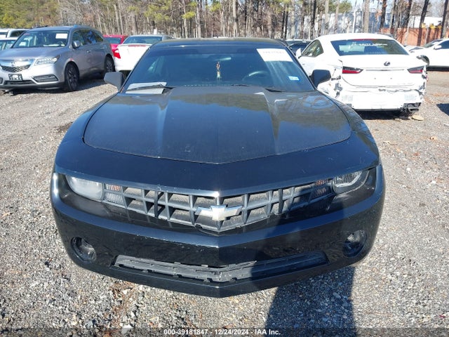 39181847 :رقم المزاد ، 2G1FA1E3XD9241908 vin ، 2013 Chevrolet Camaro 2ls مزاد بيع