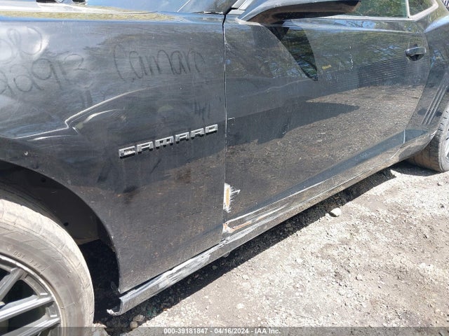 39181847 :رقم المزاد ، 2G1FA1E3XD9241908 vin ، 2013 Chevrolet Camaro 2ls مزاد بيع